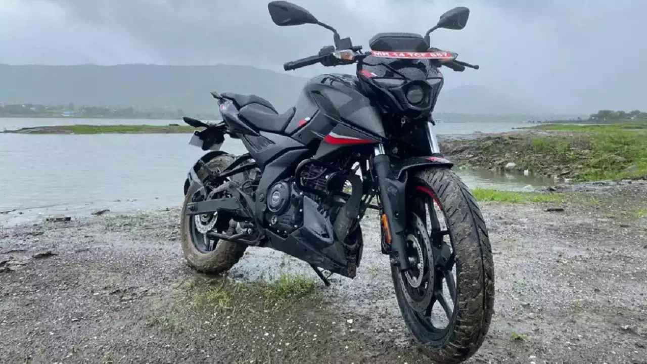 PULSAR  NS 160  